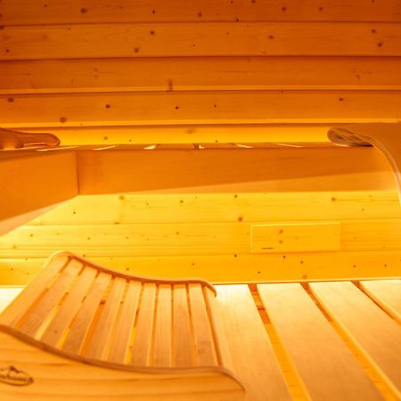 Wellness Mitten In Der Wasserfallstadt Triberg トリベルク エクステリア 写真
