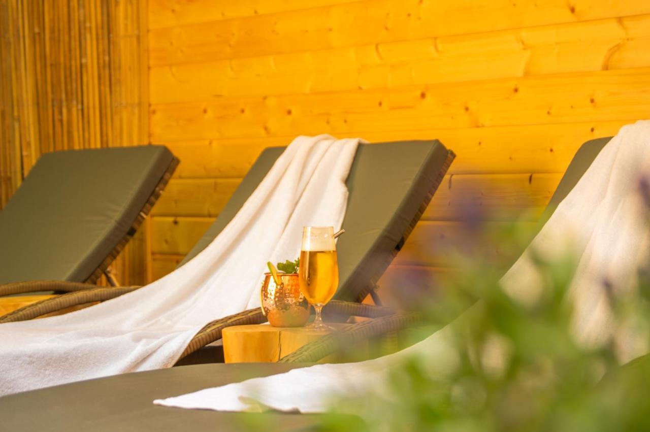 Wellness Mitten In Der Wasserfallstadt Triberg トリベルク エクステリア 写真