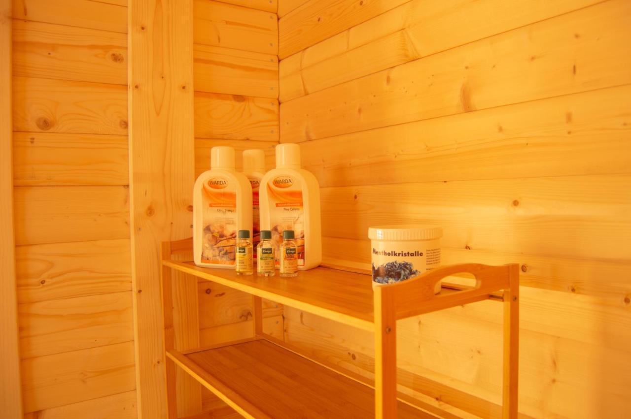 Wellness Mitten In Der Wasserfallstadt Triberg トリベルク エクステリア 写真