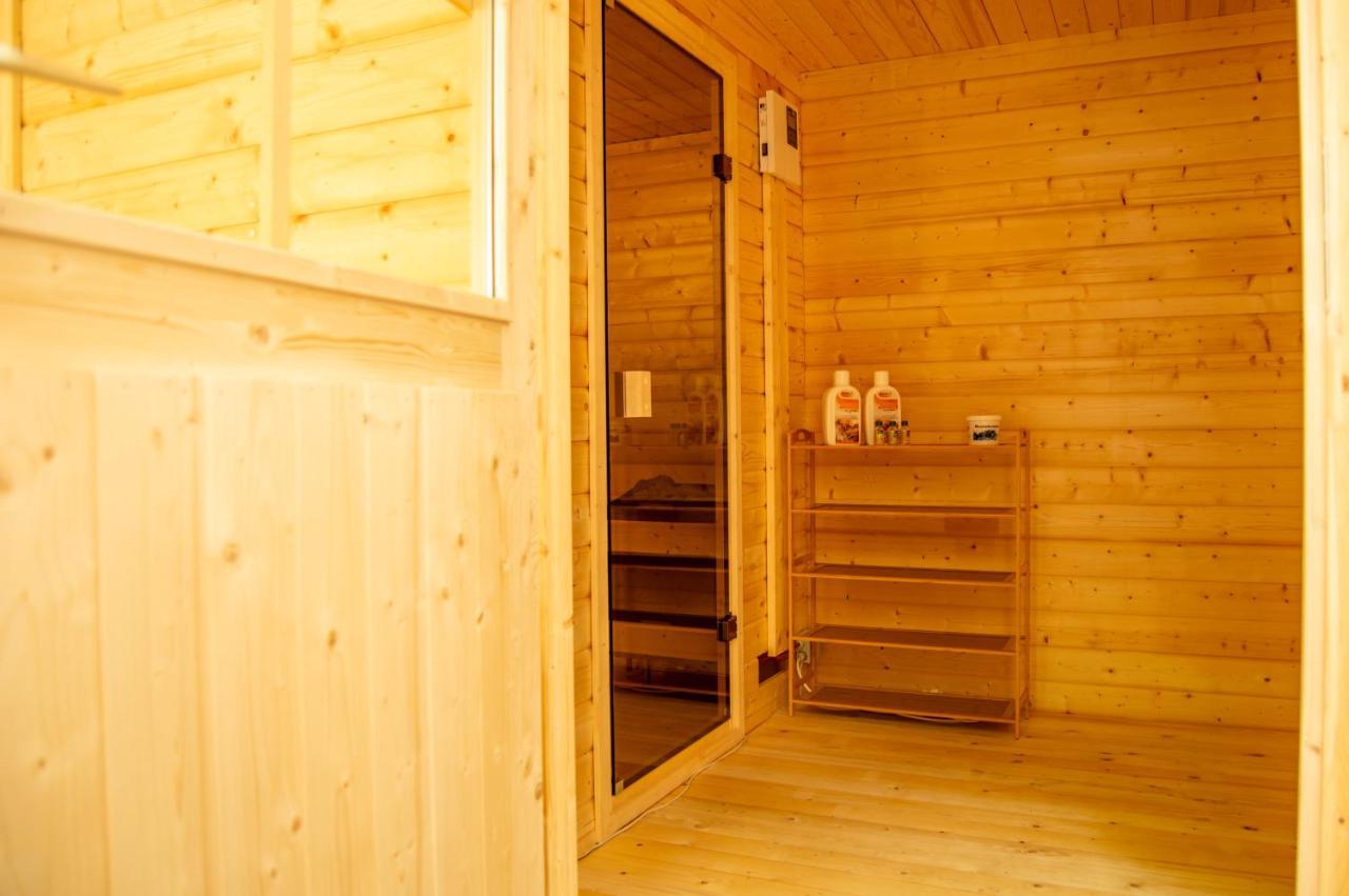 Wellness Mitten In Der Wasserfallstadt Triberg トリベルク エクステリア 写真