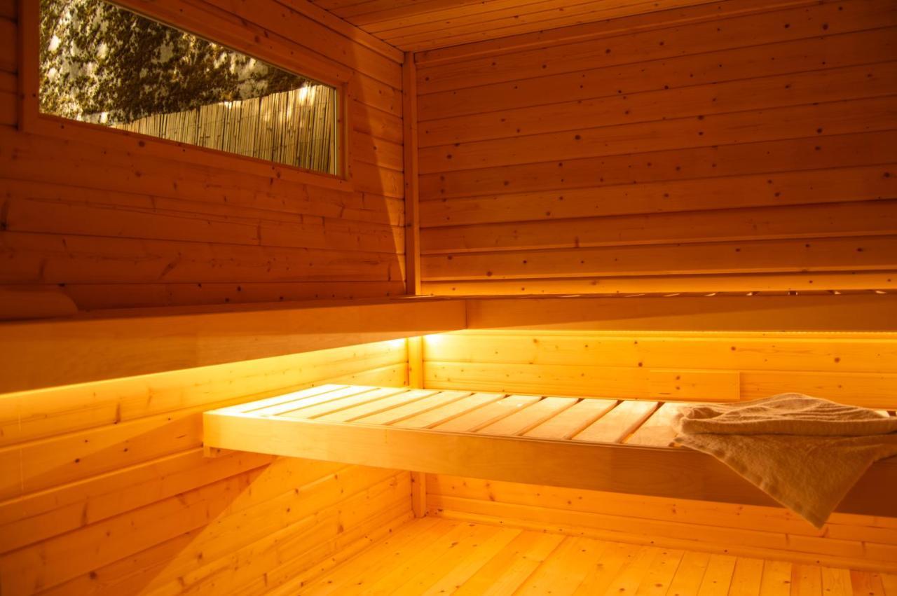 Wellness Mitten In Der Wasserfallstadt Triberg トリベルク エクステリア 写真
