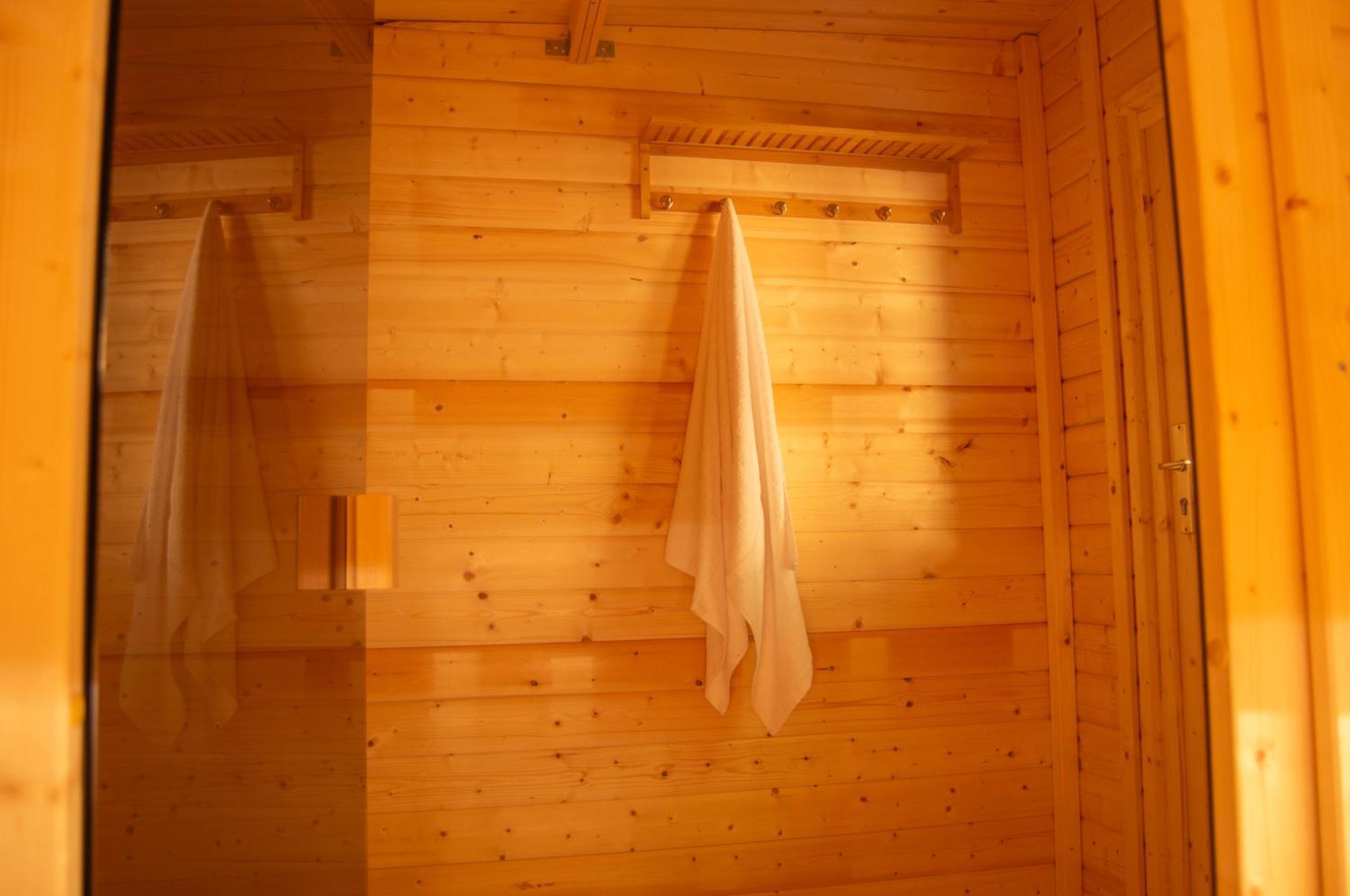 Wellness Mitten In Der Wasserfallstadt Triberg トリベルク エクステリア 写真